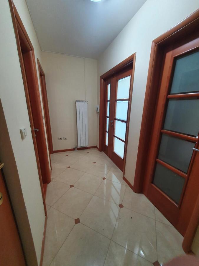 Great Location Two Bedroom Apatment "Maxim" Podgorica Bilik gambar